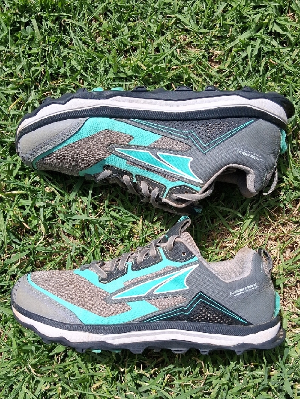 Altra Lone Peak Women's Gray Teal Trail Running Shoes